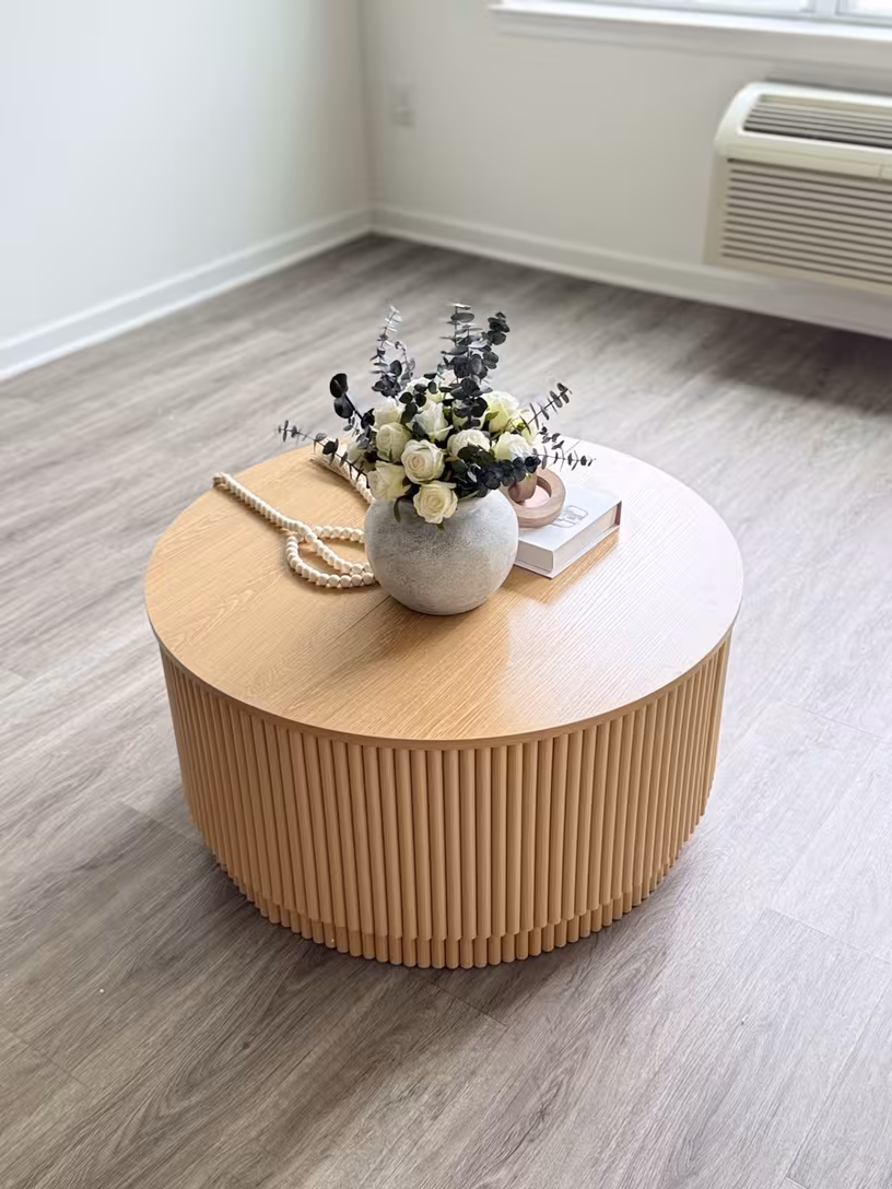 Mesa de centro Juno, Roble natural, base acanalada · redonda