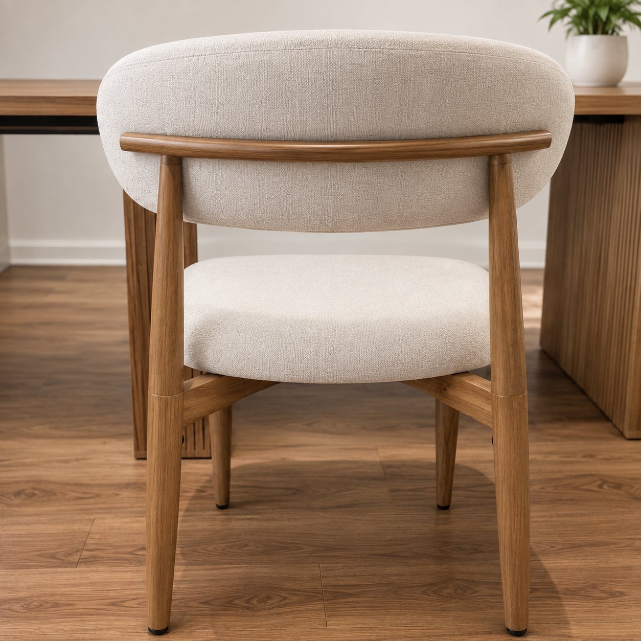 Sol&egrave;ne Set — chair back and wood frame detail